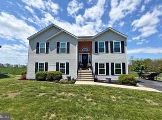 15297 Camden Dr, Greencastle, PA 17225