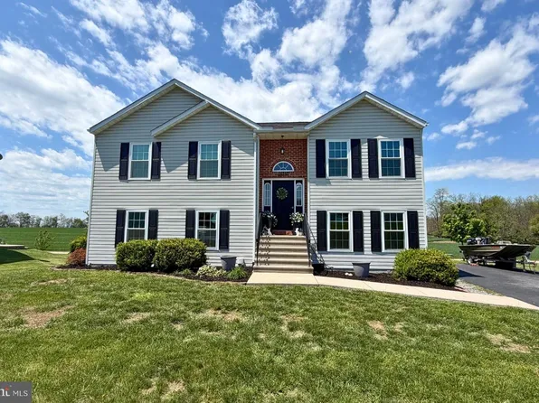 15297 Camden Dr, Greencastle, PA 17225