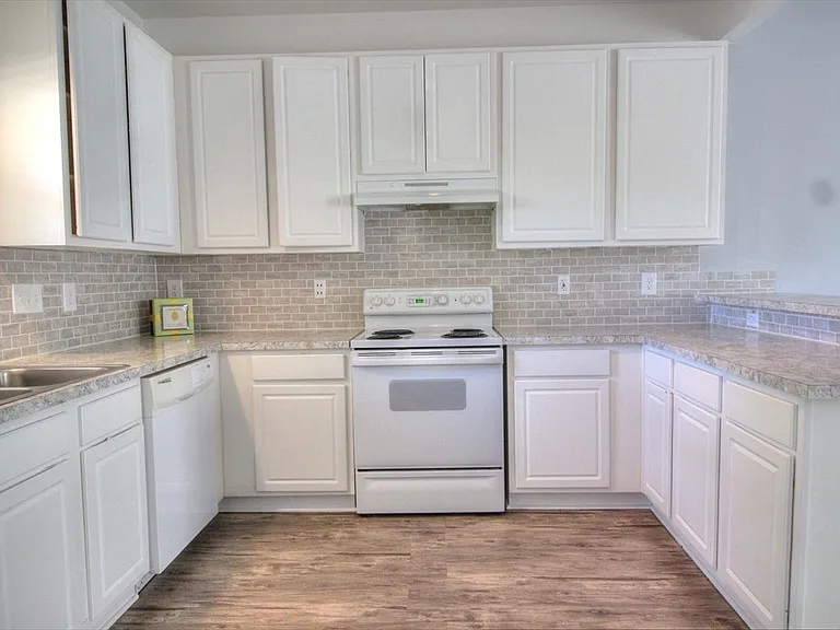 5 Shields Ct — Photo 2