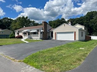 49 Rowley St, Swansea, MA 02777