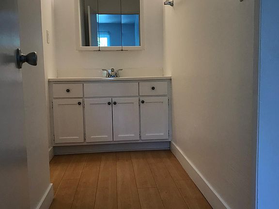 5th image of 840 Venice Blvd APT 7