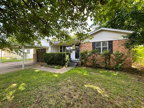1115 E 48th Pl Photo 1