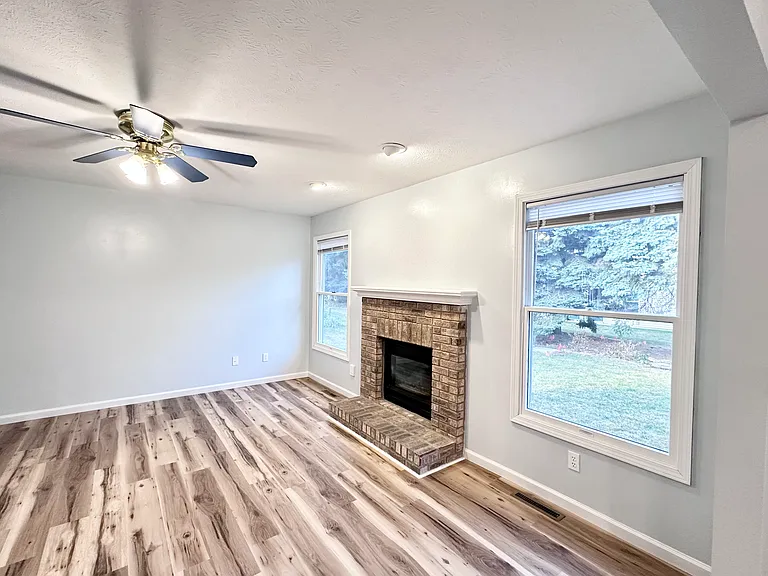 1906 Vladimir Dr — Photo 6