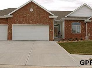 706 Fall Crk, Papillion, NE 68133