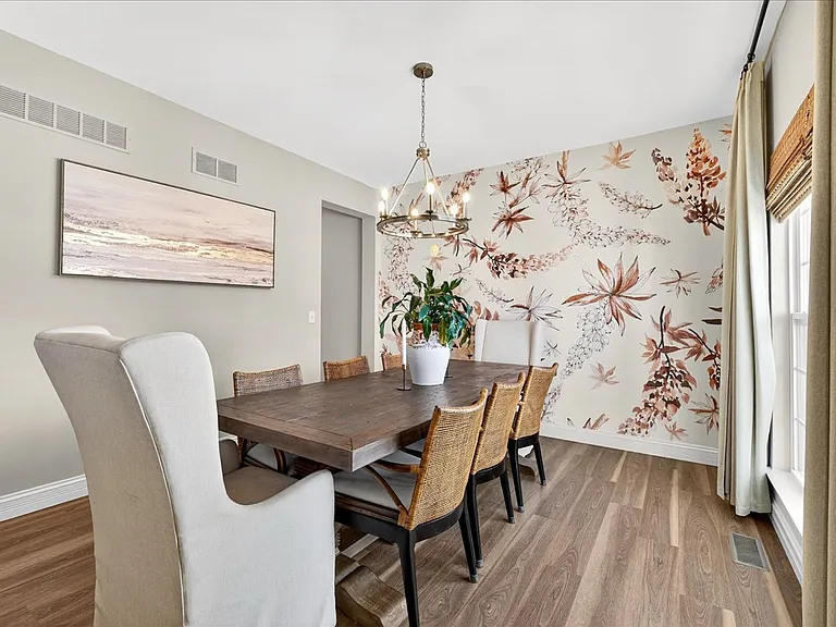 415 Filipp Ln — Photo 17