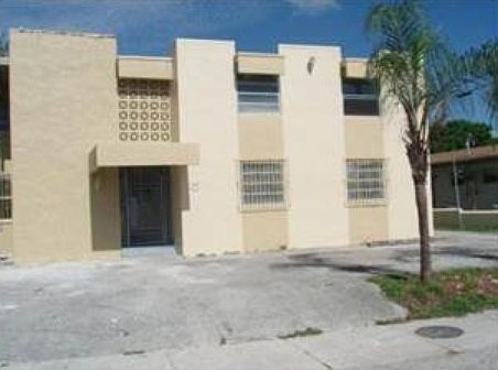 2nd image of 5814 NE 4th Ct APT 4