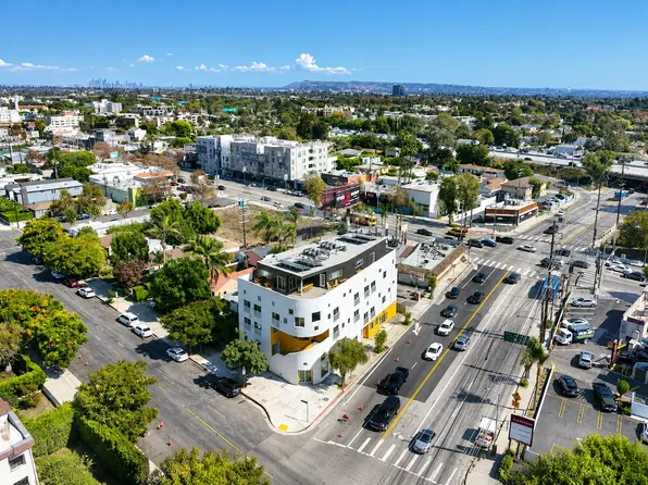 2346 S Bundy Dr, Los Angeles, CA