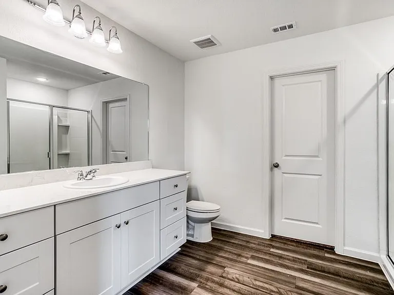 720 Holly St — Photo 3
