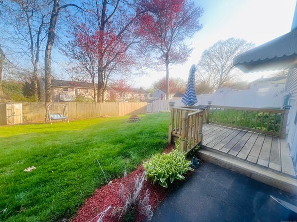 8 Tetlow St, West Haven, CT 06516
