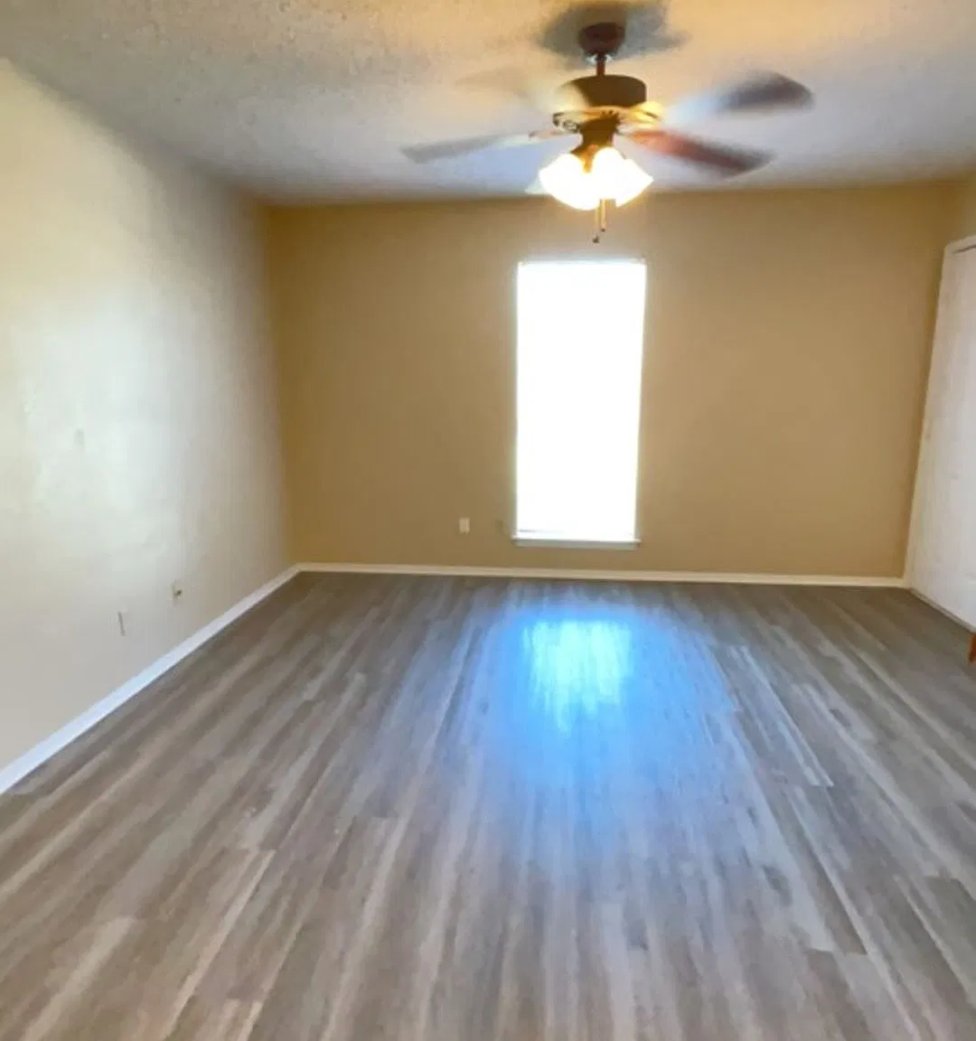 2 bed, 1.5 bath, 1064 sqft, $1,145 — Photo 2