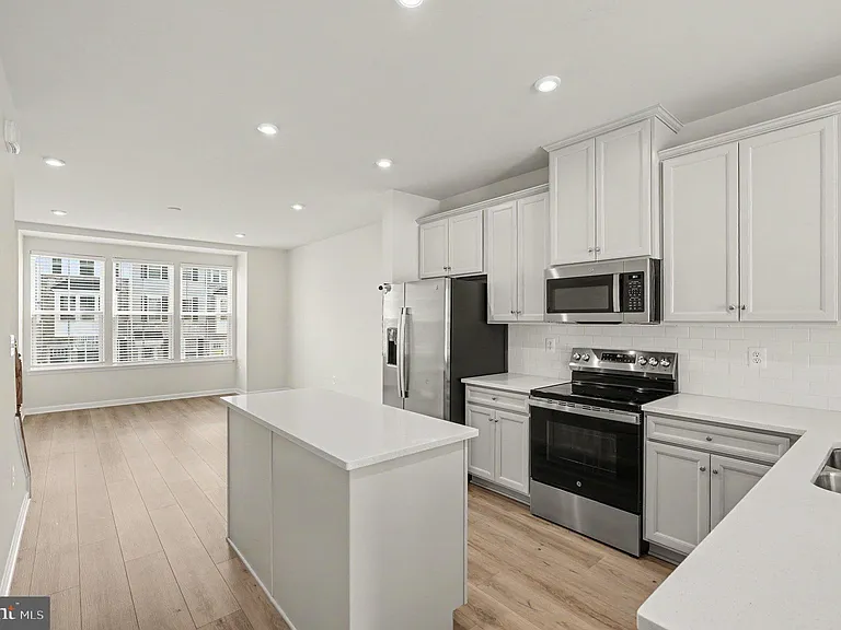 4706 Torrey Ln — Photo 6