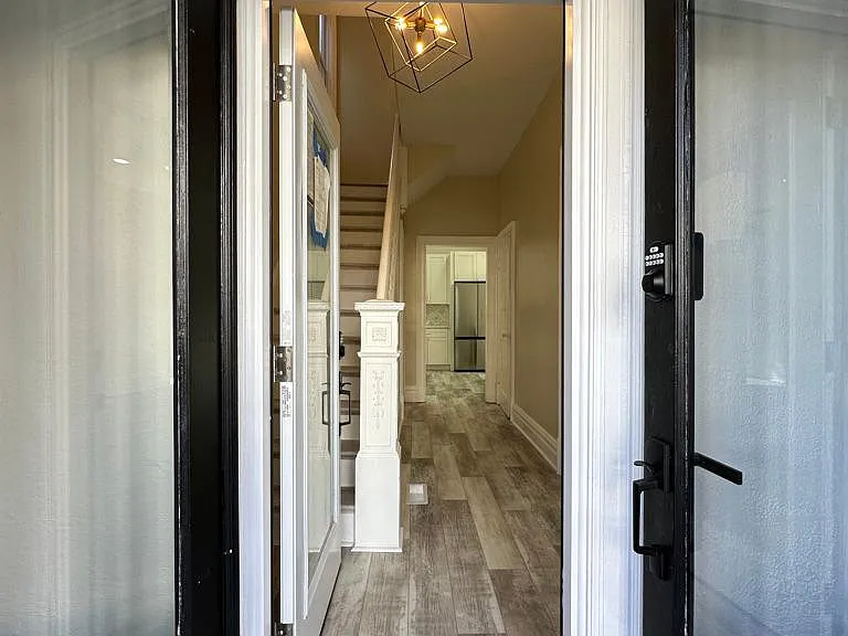 716 Southern Ave — Photo 2