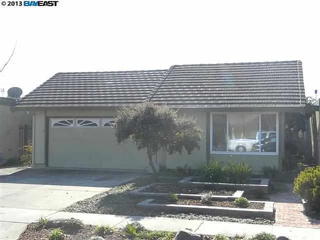 36861 Port Sailwood Dr photo 1