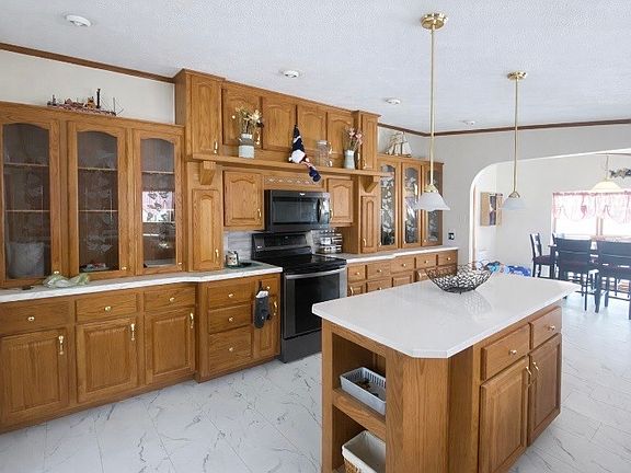 5th image of 565 Ridge Rd