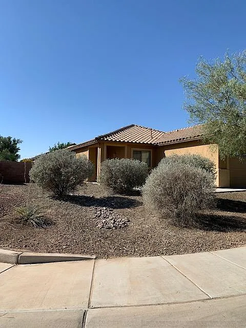 3 bed, 1448 sqft, $1,950 — Photo 2