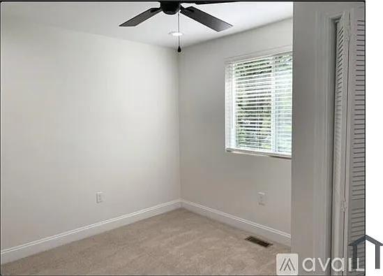 722 S 40th St — Photo 29