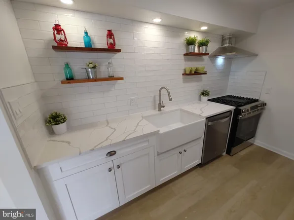 5208 Newton St APT 104, Bladensburg, MD 20710