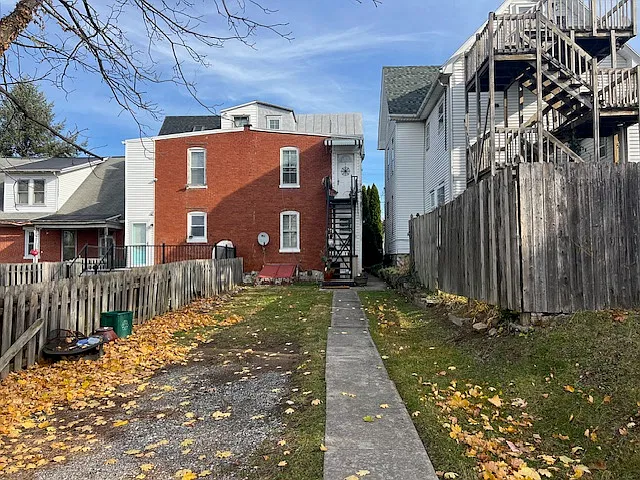2 bed, $1,395 — Photo 2