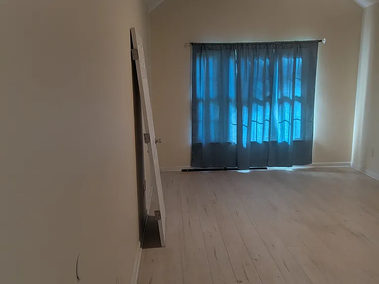 142 Fairview St — Photo 2