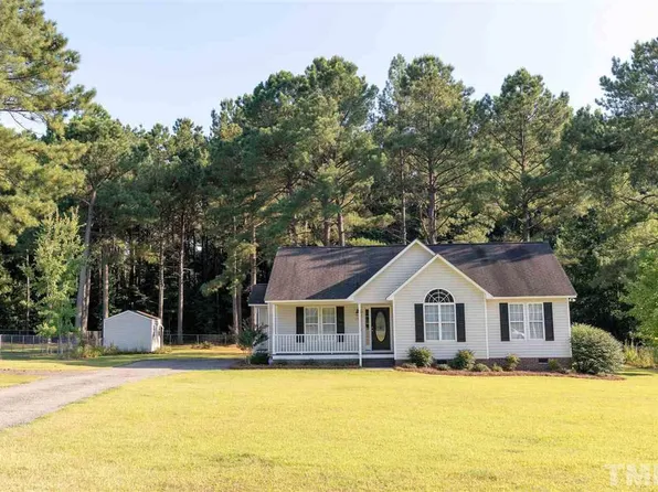 119 Phyllis Dr, Benson, NC 27504