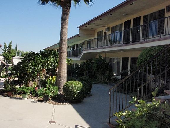 3rd image of 1600 S Baldwin Ave APT 9