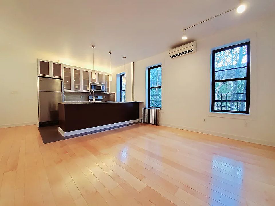 1st image of 325 1st St #B4
