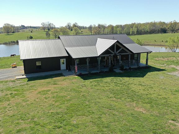 3rd image of 1957 Rockwood Rd
