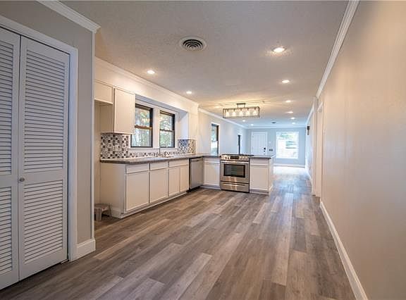 5th image of 612 Avenue B