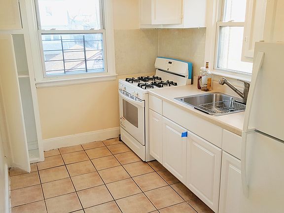 5th image of 13732 229th St #2nd