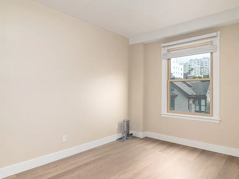 1835 Vallejo — Photo 7