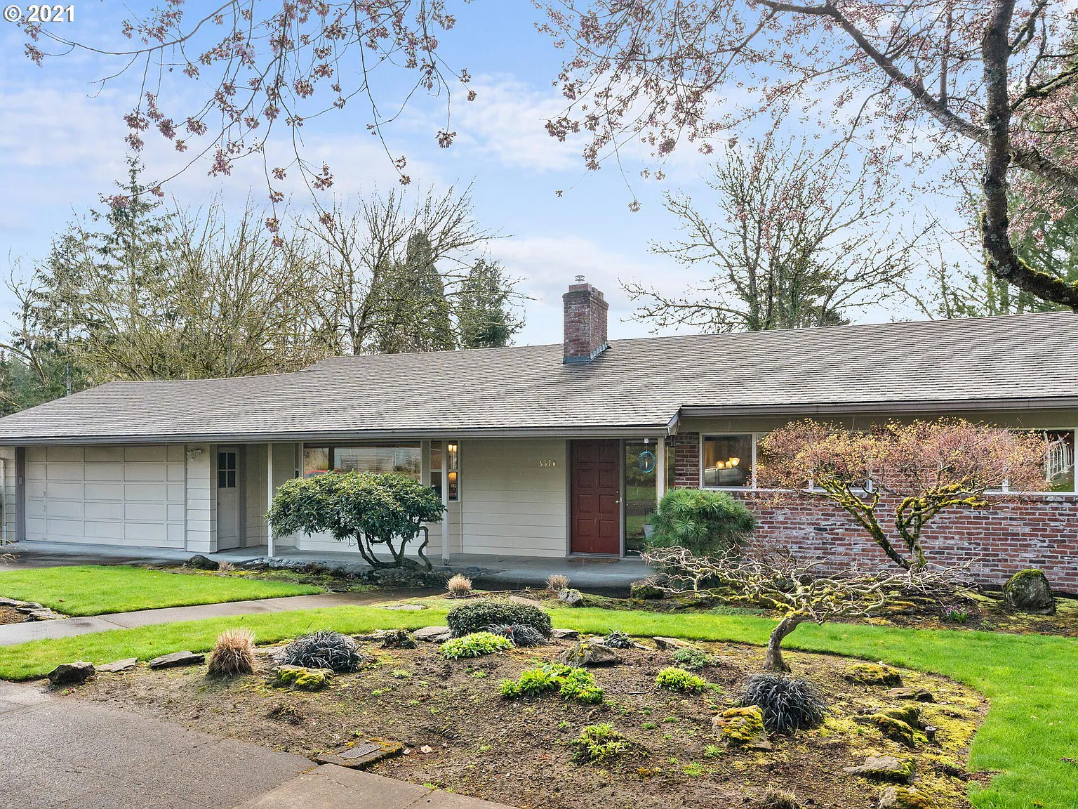 5570 SW Dover Ln photo 1