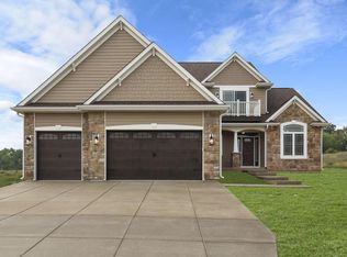 W2395 Troy Hill Ct, East Troy, WI 53120