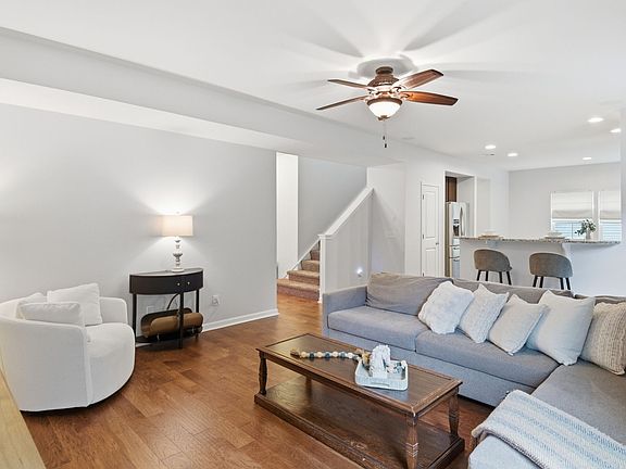 3rd image of 1452 Scarcroft Ln