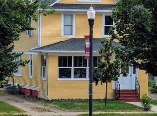 713 N 3rd St, Grand Forks, ND 58203