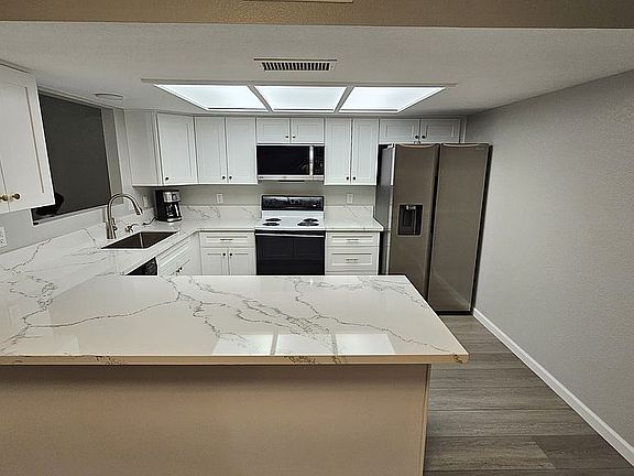 3rd image of 5431 E Carmel Ave