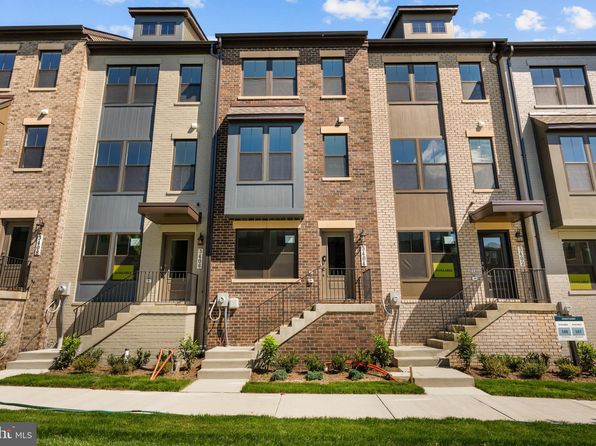 3404 Chester Aly