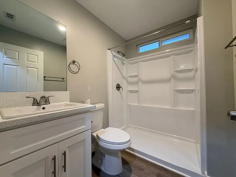 1550 N Pershing Ave — Photo 9