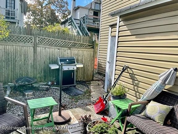 2nd image of 1204 Bond St