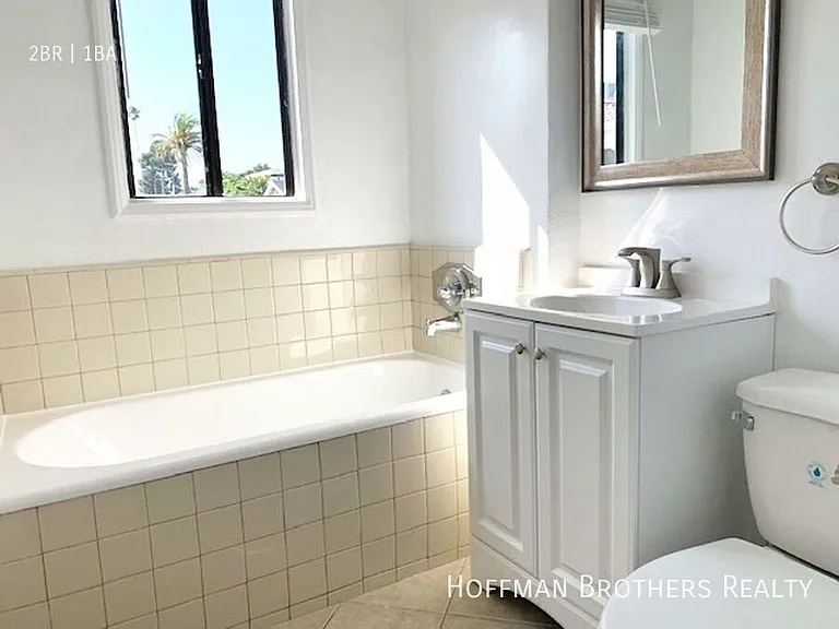 4526 Edgewood Pl #4526-1/2 — Photo 8
