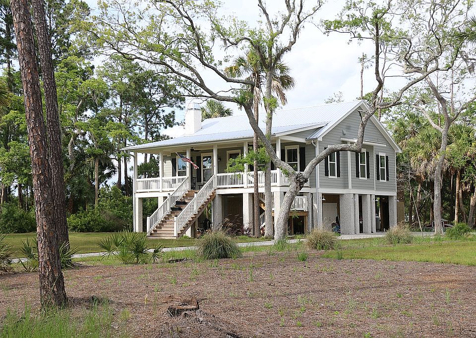 1st image of 16 Driftwood Dr