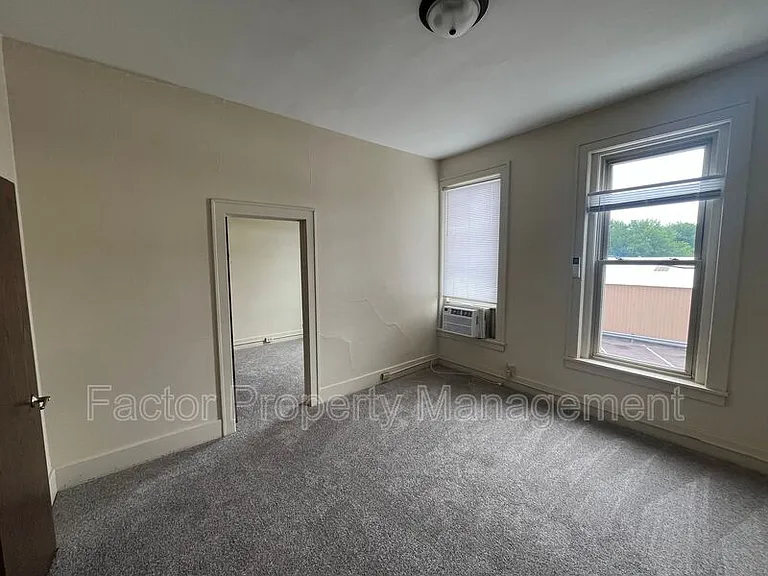 201 1/2 S Minnesota Ave #4 — Photo 10
