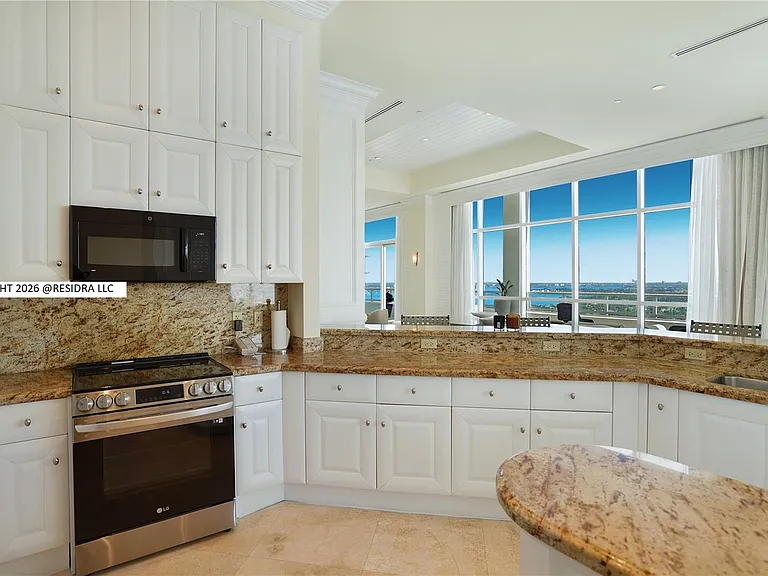 4401 Collins Ave #2806 — Photo 9