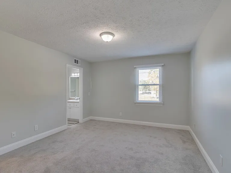832 Tibet Ave — Photo 2