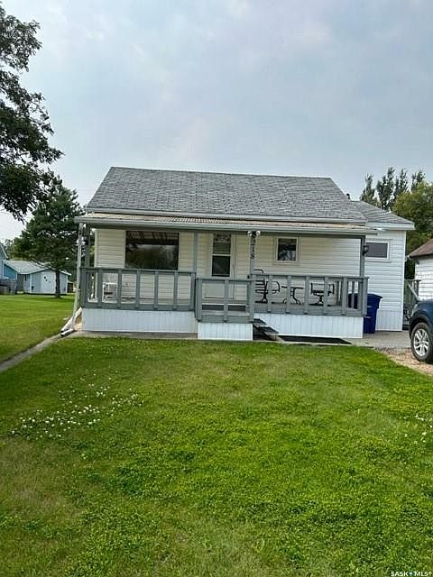 1st image of 218 2nd Ave S