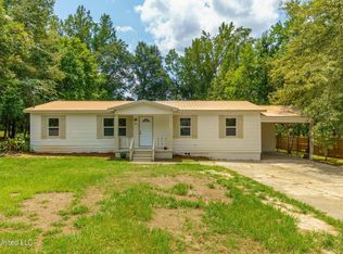 703 W Main St, Sandersville, MS 39477