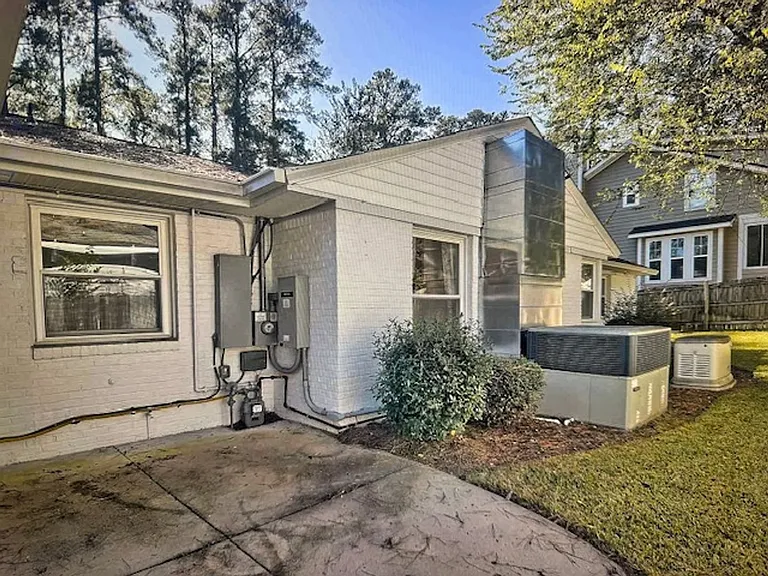 3023 Manchester Rd — Photo 15