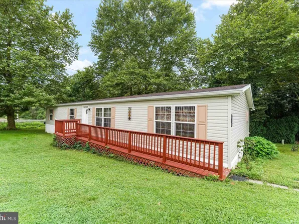 14 Creekside Dr, West Grove, PA 19390