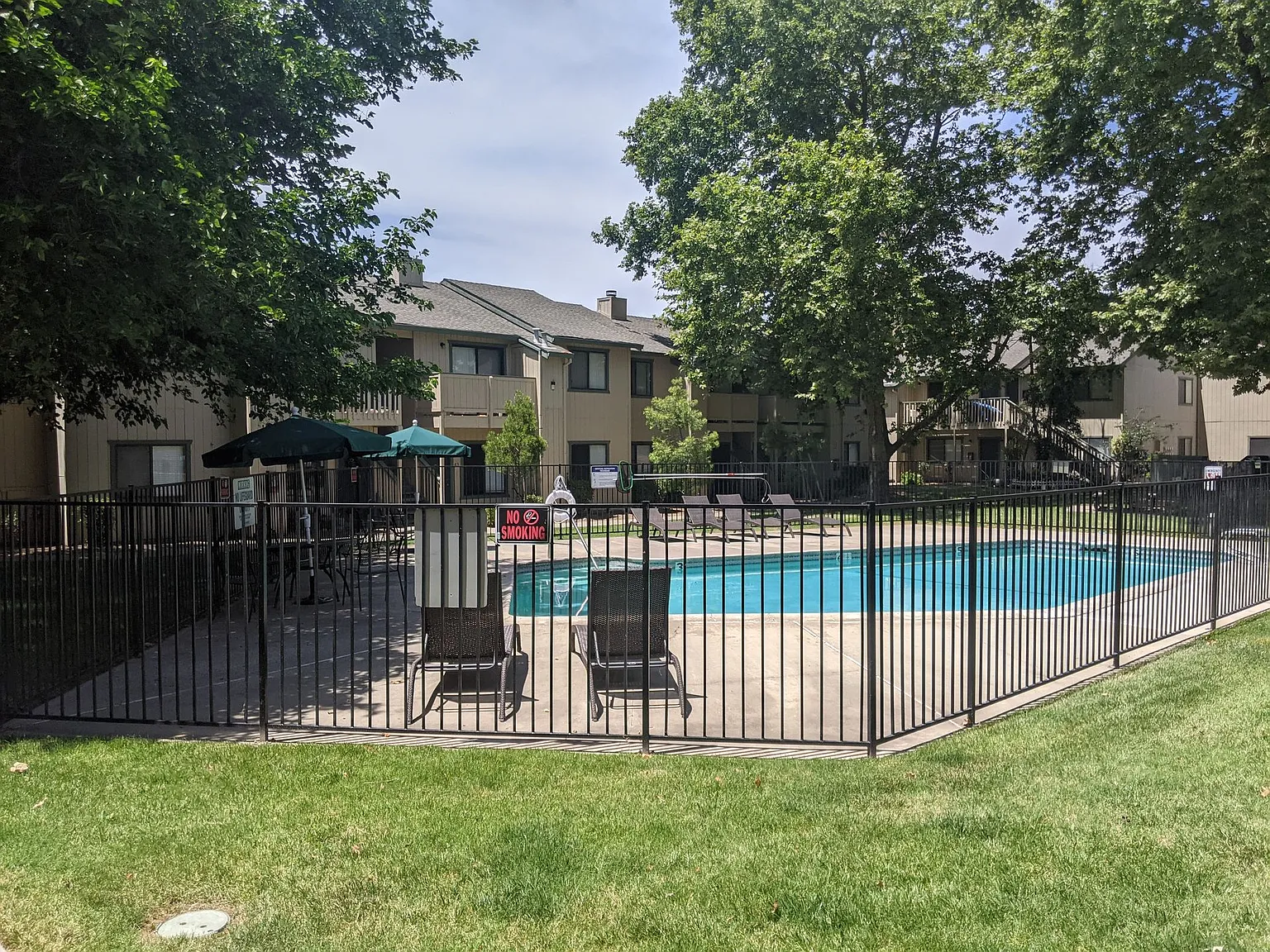 2 bed, 2.0 bath, 900 sqft, $1,750 — Photo 4