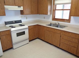 403 Iowa St, Hiawatha, KS 66434