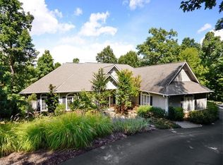 107 Beckwood Ct, Flat Rock, NC 28731